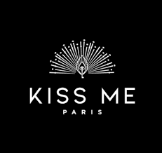 Logo with elegant script and romantic elements, symbolizing love, fashion, and Parisian charm.