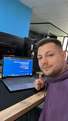 Gentrit giving thumbs up